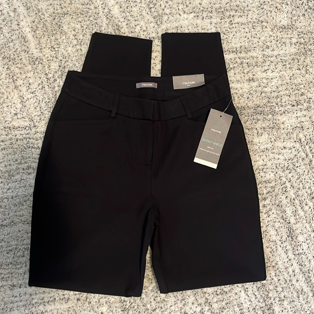 Maurice’s sz 5/6 long black skinny ankle casual/dress pants. Smoke/pet free